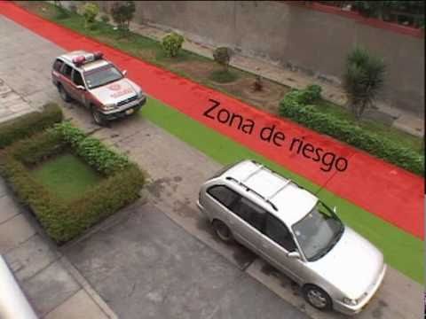 Infante de medio a&ntilde;o qued&oacute; atrapado en veh&iacute;culo mientras tutores disfrutaban en discoteca; intervenci&oacute;n policial salv&oacute; al menor, progenitora acudi&oacute; en estado de ebriedad