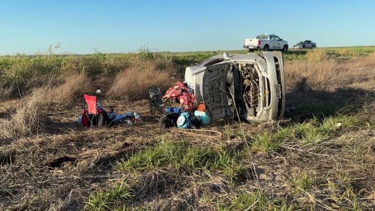 Accidente fatal en la ruta nacional 188 deja dos víctimas: vehículo se parte en dos.