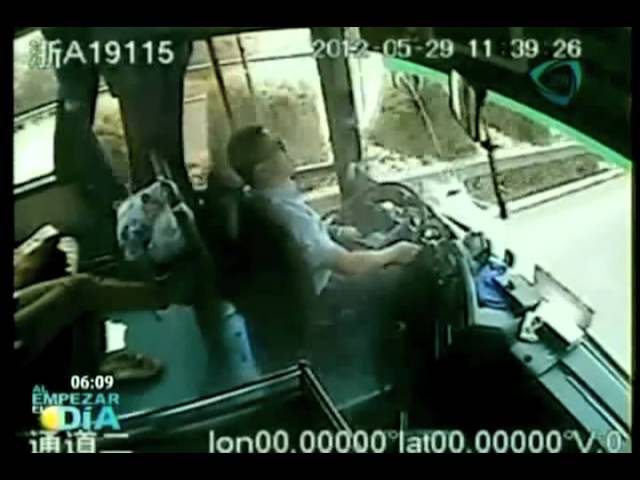 Fallece una pasajera más del autobús accidentado en La Madrid; el conductor fue liberado