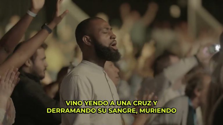 Gran evento religioso evangélico congrega a miles en estadio de Buenos Aires.