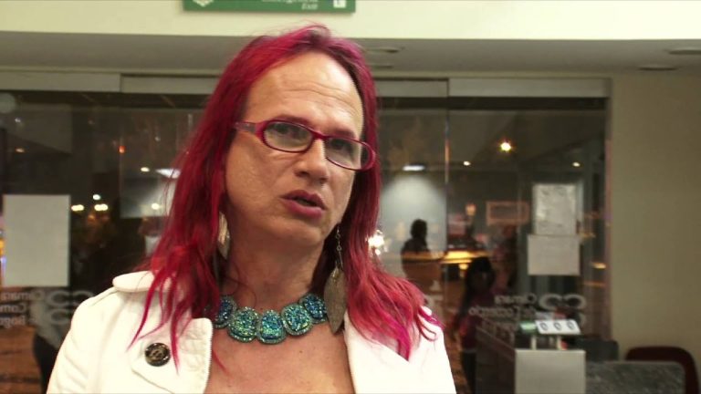 Reintroducen crías de aves en peligro crítico a su entorno original