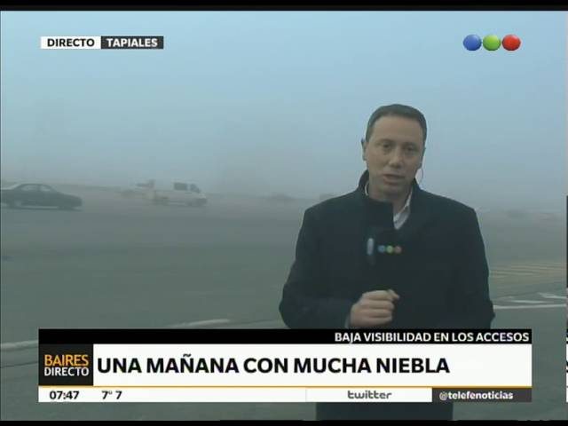 Densa niebla complica la visibilidad en una fría mañana en la ciudad de Buenos Aires y alrededores