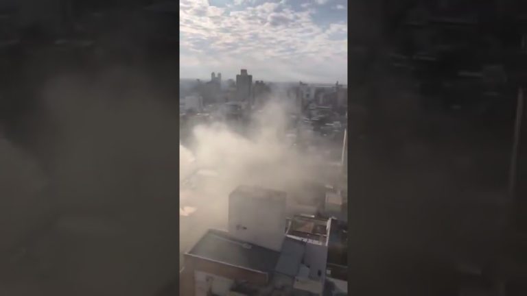 Incendio en un edificio de Monserrat se propaga a otras viviendas y evacúan a 40 personas