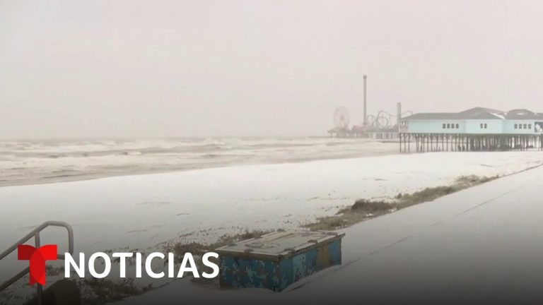 La nieve cubre las playas y podría llegar también a otras ciudades costeras