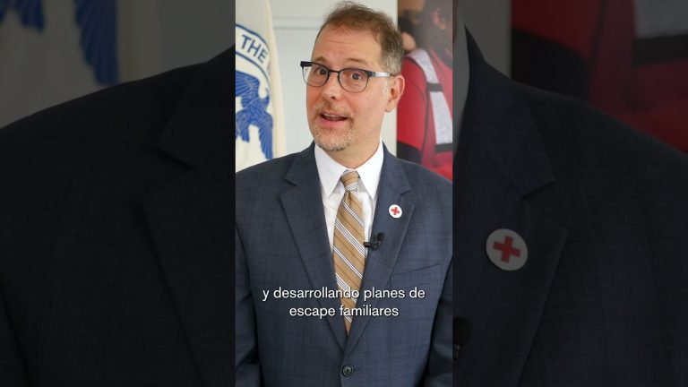 Alarma por humo en una galería de Retiro: tres personas reciben atención médica del SAME