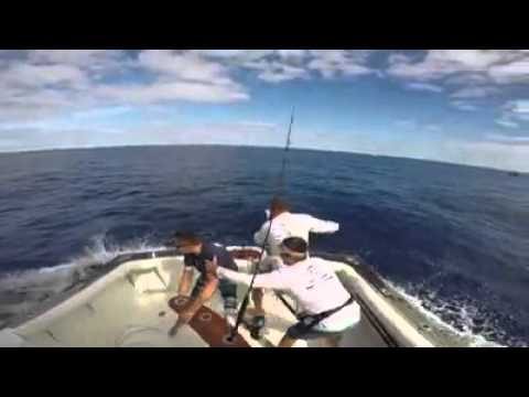 Cuatro amigos del pueblo rural sufren un accidente fatal durante su salida de pesca