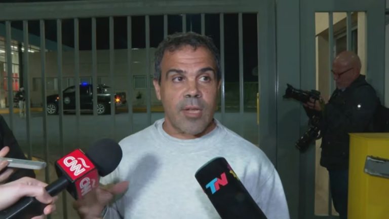 Duras experiencias de argentinos expulsados de EE.UU.: separación familiar impactante