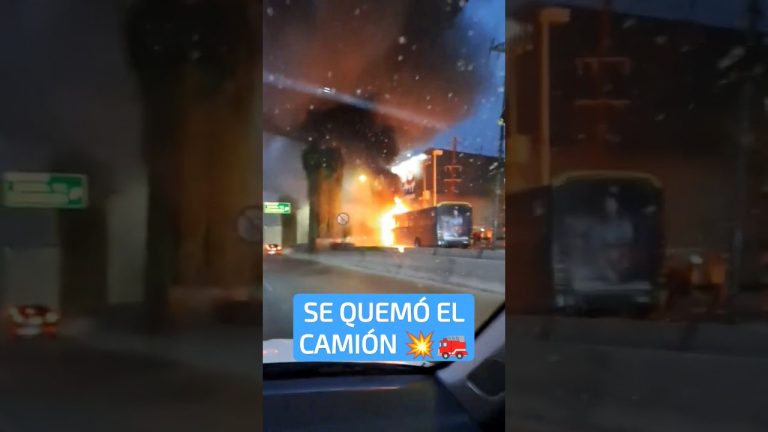 Incendio de un autobús escolar en la Panamericana causa importantes retrasos en la hora pico