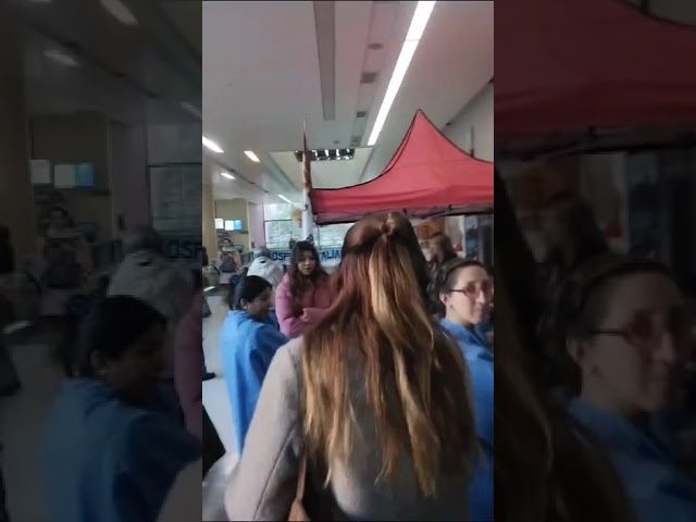 Incremento salarial para empleados del hospital anunciado por autoridades tras mejorar gestión administrativa