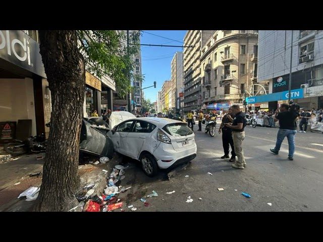 Conductor pierde control y embiste a peatones en el centro de Córdoba