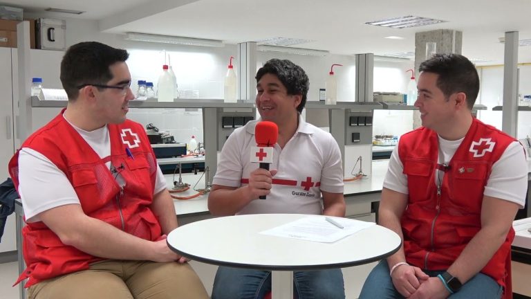 Detalles sobre la búsqueda de dos personas desaparecidas: aumentan los recursos con drones y perros, la familia solicita abrir el vehículo.