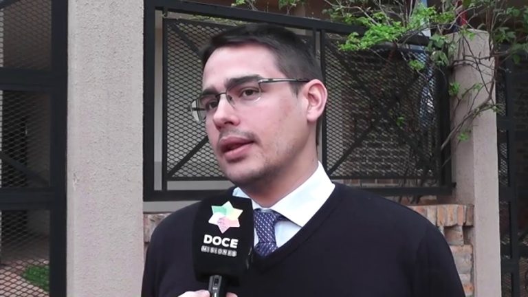 Exhumación del cuerpo de un militar fallecido en un cuartel de Puerto Iguazú por disparo de FAL.