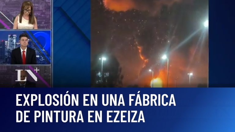 Grabación aérea muestra el incendio en zona industrial de Ezeiza