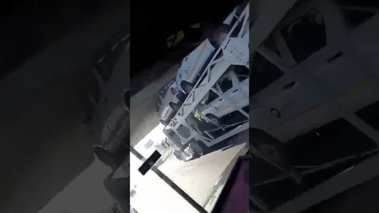 Gran congestión en la Panamericana debido a un camión atascado bajo un puente, generando más de 4 kilómetros de fila