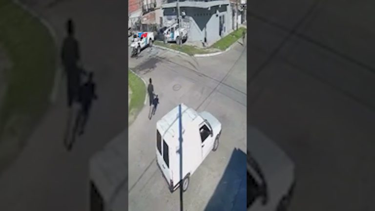 Choque entre dos patrullas durante una persecución deja cuatro policías heridos