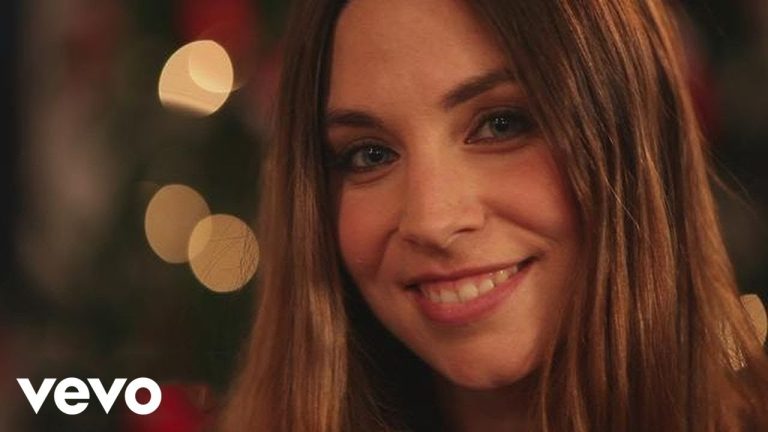 Su infancia fue interrumpida, dio a luz siendo solo una niña y ahora, décadas después, celebran su primera Navidad juntas: "¿Tuviste una niñez feliz?".