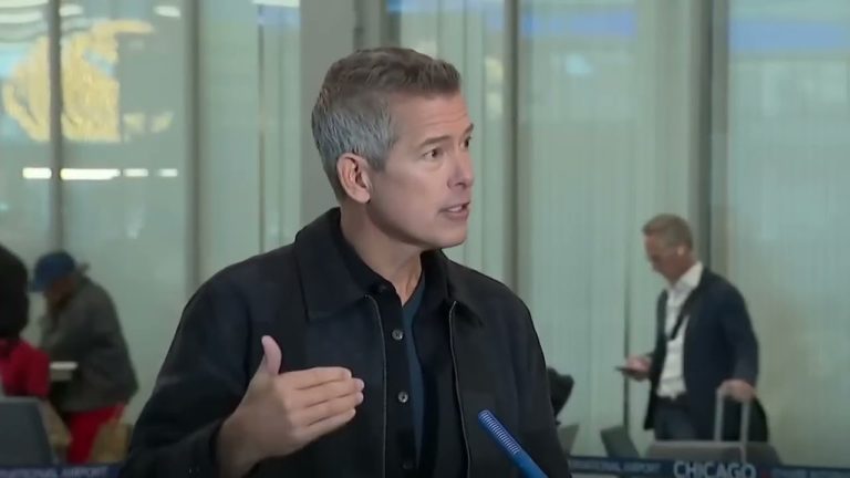 Revocan licencia al propietario de concesionaria de camionetas por caos fronterizo