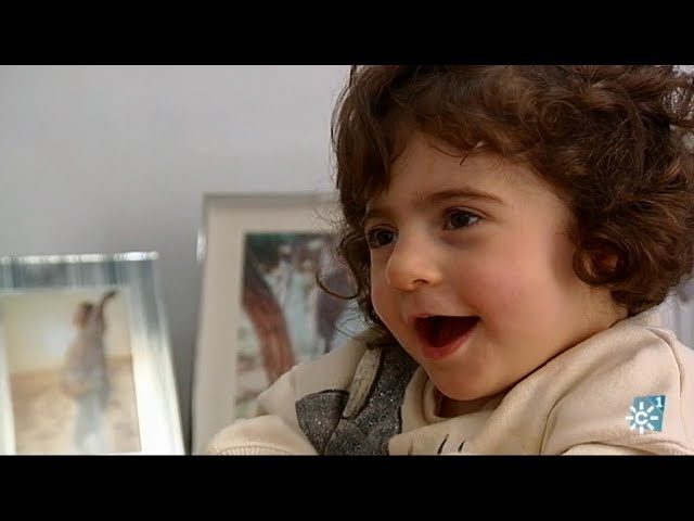 La rara afección neurogenética que se oculta tras la sonrisa infantil