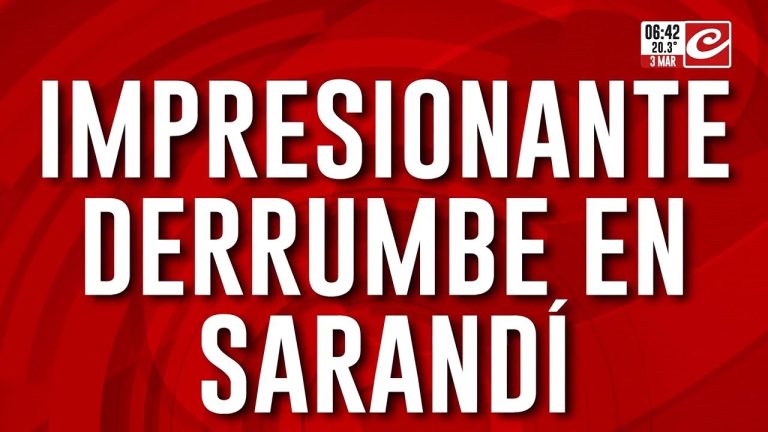Colapso de vivienda en Sarand&iacute;: un techo se vino abajo y destruy&oacute; un autom&oacute;vil cl&aacute;sico