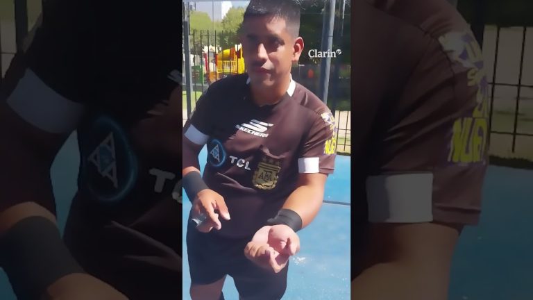 El emocionante reencuentro del árbitro de Villa Urquiza con su ídolo: "Hoy soy el más feliz".