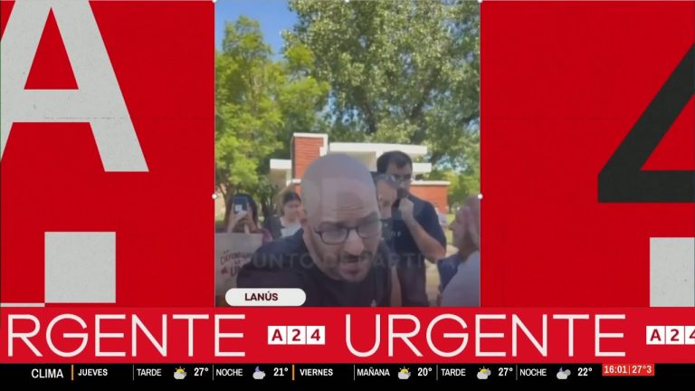 Incidente en universidad de Lanús: docente golpea a estudiantes tras discusión política.