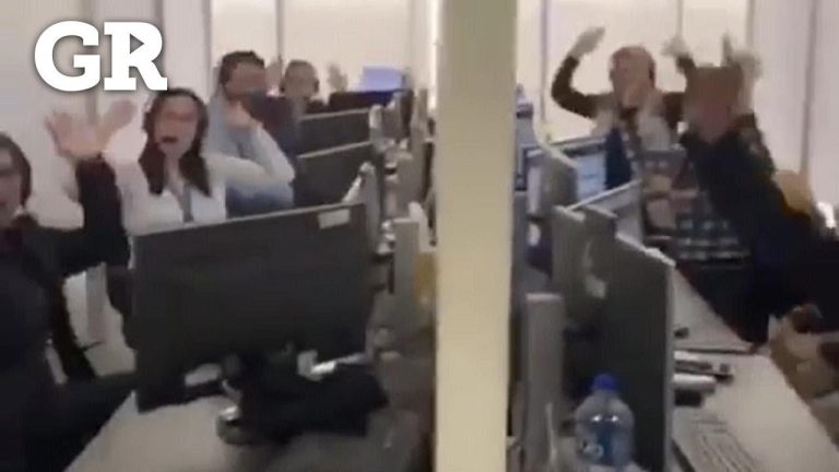 Acusan a un trabajador del centro de monitoreo por grabar videos de TikTok en horario laboral