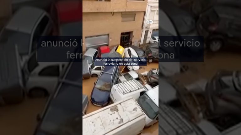 Fuerte tormenta con granizo y autos inundados afecta el &Aacute;rea Metropolitana, advierten por brusca ca&iacute;da de temperatura