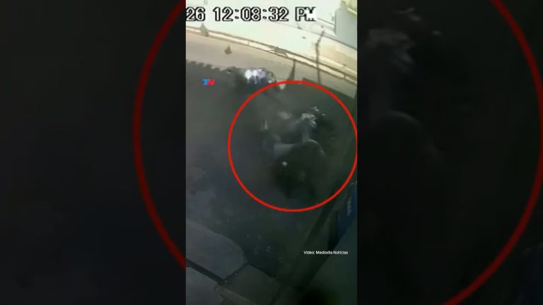Arrestan a una pareja por sustraer el m&oacute;vil a un herido tras ser atropellado por un autob&uacute;s en la rambla de Mar del Plata
