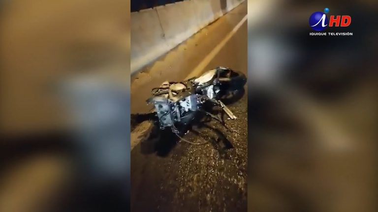 Accidente fatal en ruta a evento de motociclismo: dos fallecidos y dos heridos al colisionar con cami&oacute;n bitren