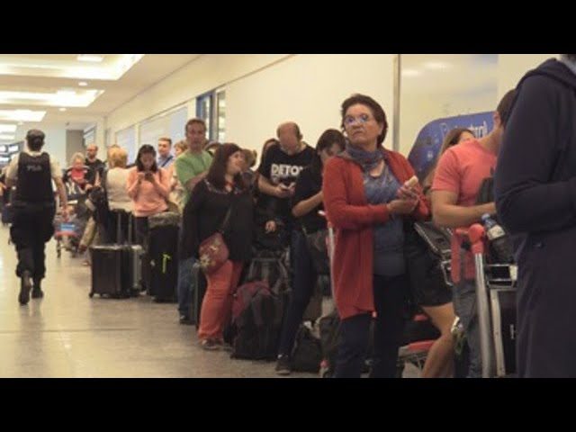 Protesta sindical causa retrasos en los mostradores de aeroparque antes del fin de semana largo.