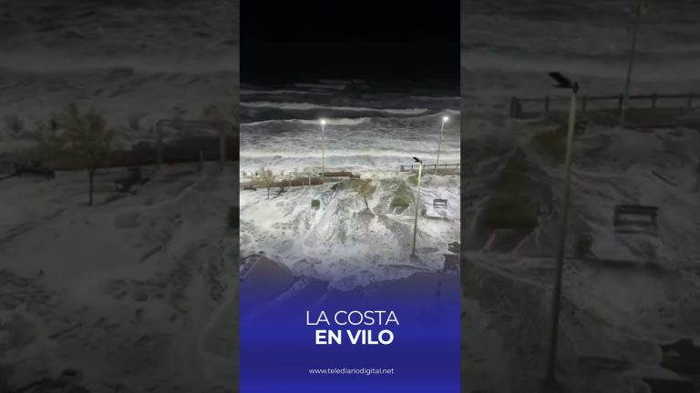 Aviso de riesgo en la Costa Atl&aacute;ntica: el oc&eacute;ano avanz&oacute; en Monte Hermoso causando da&ntilde;os significativos en las calles