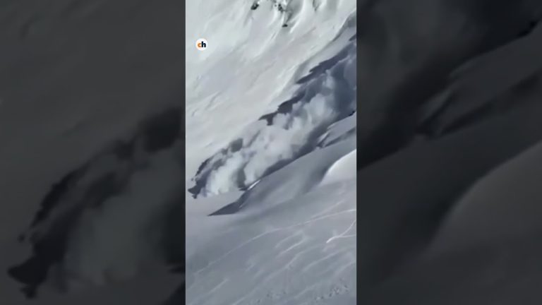 Esquiadores sorprendidos por alud durante descenso en Chapelco