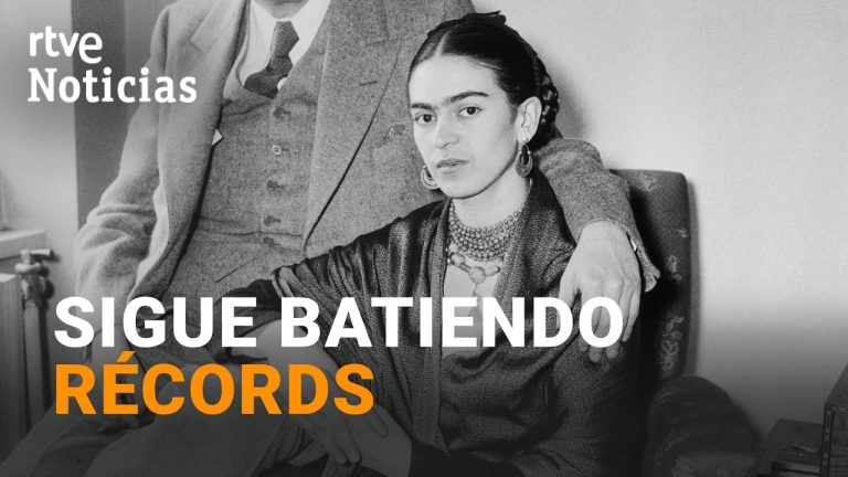 Gran interés por la exposición de Frida Kahlo en el museo: multitudes se congregan para visitar la muestra gratuita en su aniversario