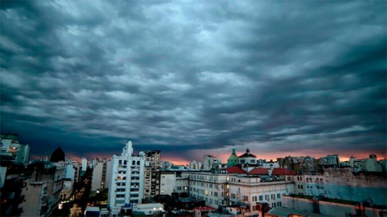El clima aún esquiva la primavera: el mes termina con bajas temperaturas, precipitación y riesgos en el Delta de Buenos Aires