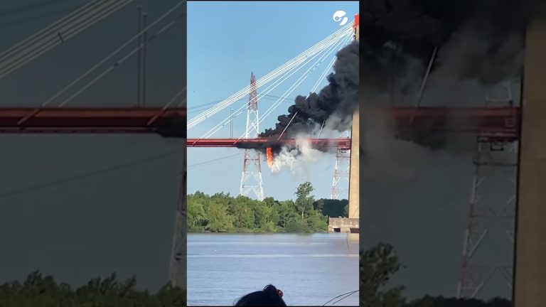 Fallece una persona en colisión e incendio de camiones en Zárate