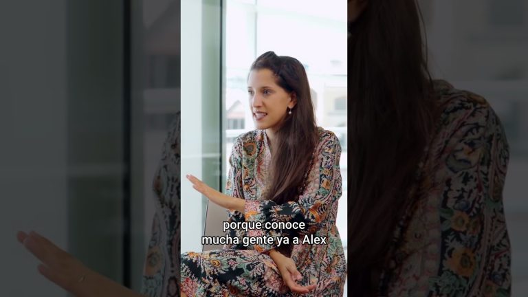 Persona con parálisis cerebral que participó en una serie, ahora promueve experiencia inclusiva