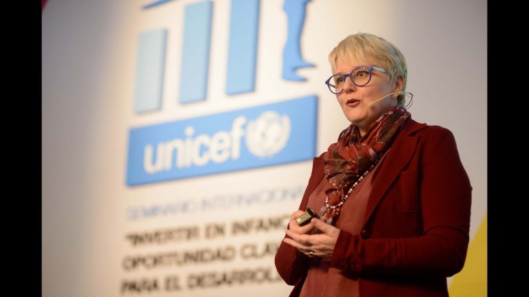 Un especialista global afirma que el desarrollo de competencias socioemocionales debería integrarse en la educación escolar más allá de las calificaciones